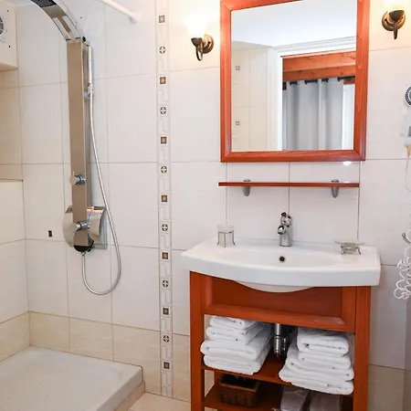 Asterias Boutique Pachaina